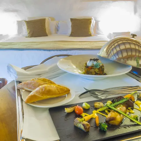 Alcaufar Vell Rural & Restaurant 4* 산트 유이스